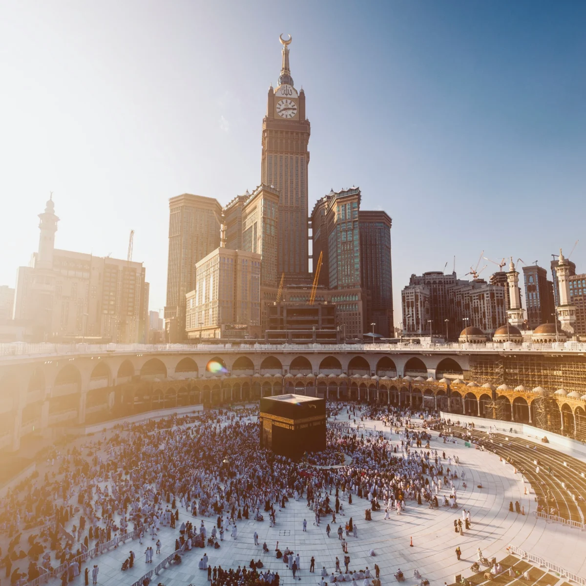 Makkah clock tower for Umrah travel packages from Pakistan